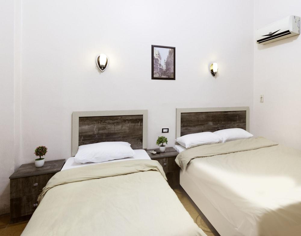 The Australian Hostel